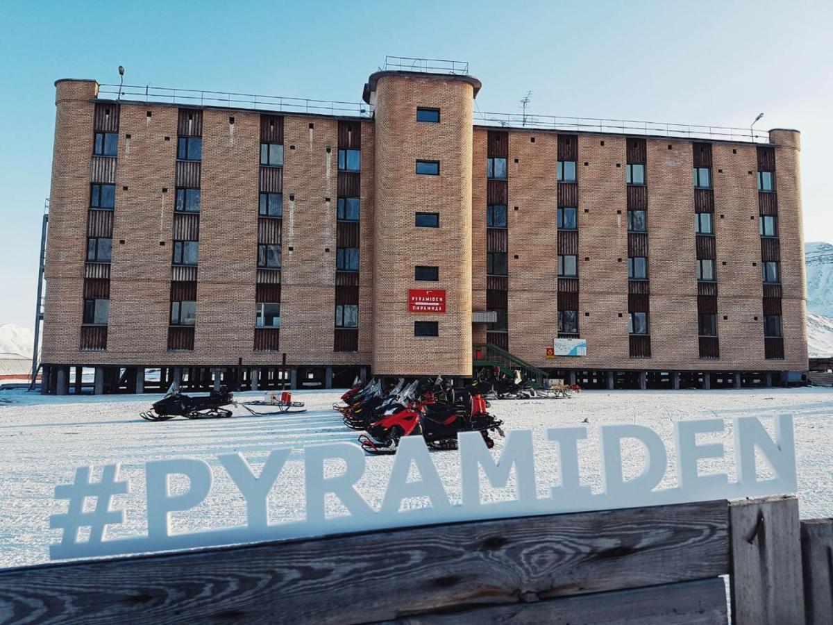 Hotel Pyramiden Exterior photo