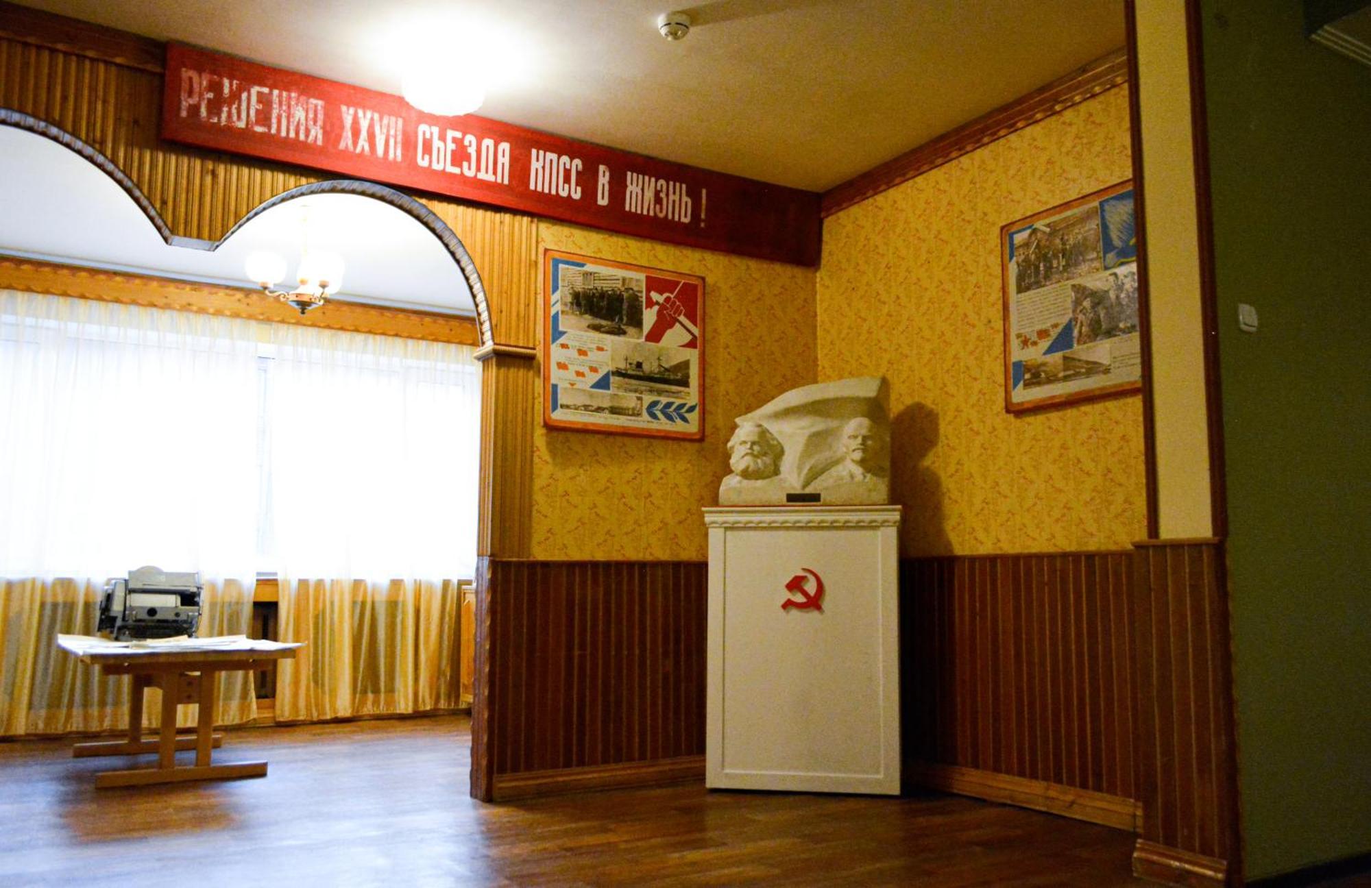 Hotel Pyramiden Exterior photo